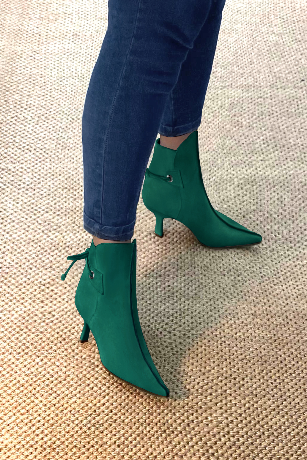 Emerald green women's ankle boots with laces at the back. Pointed toe. High slim heel. Top view - Florence KOOIJMAN